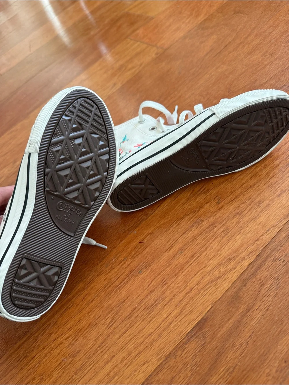 Converse sneakers insole up